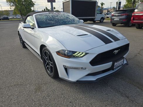 Used 2018 Ford Mustang Premium RWD image 3