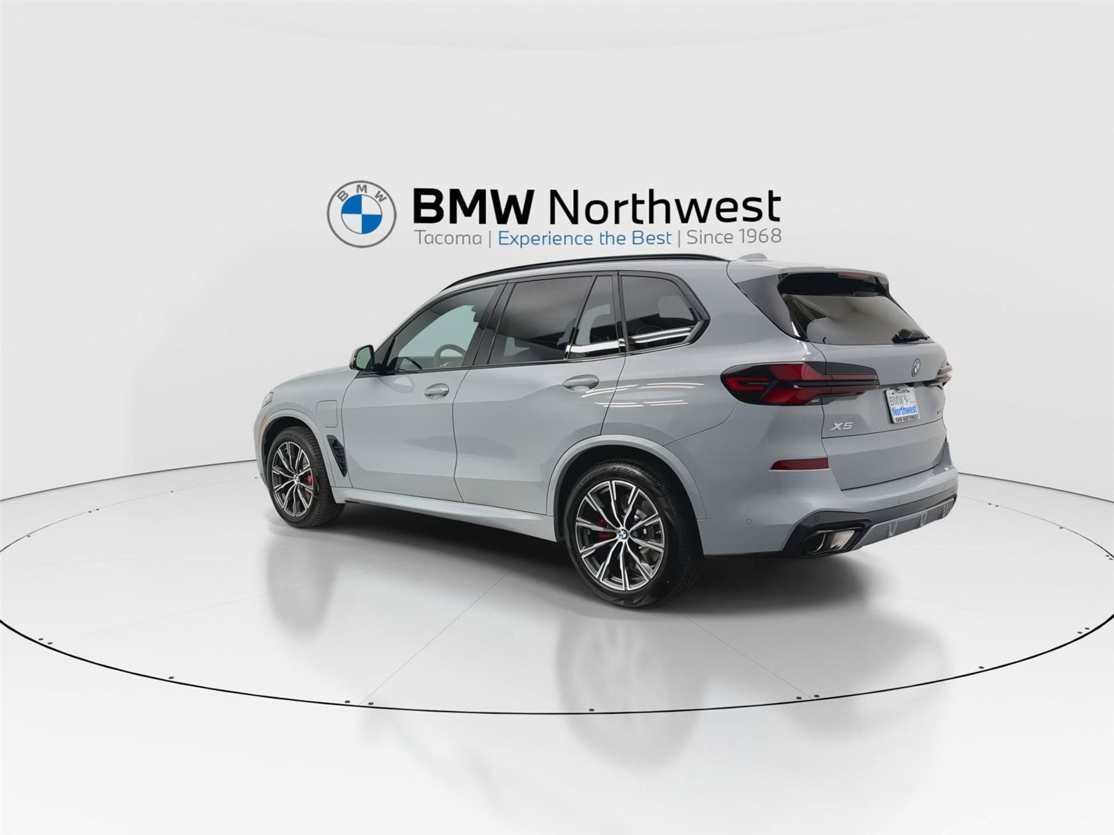 New 2026 BMW X5 xDrive50e w/ M Sport Package AWD/4WD image 12