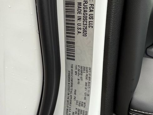 New 2025 Jeep Grand Cherokee Altitude image 29