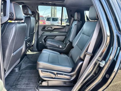 Used 2025 GMC Yukon AT4 w/ AT4 Premium Package AWD/4WD image 23
