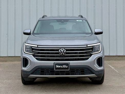 Used 2025 Volkswagen Atlas SE AWD/4WD image 9