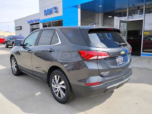 Used 2023 Chevrolet Equinox LT image 2