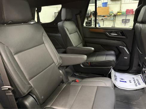 Used 2025 GMC Yukon Denali w/ Sun & Power Step Package image 39