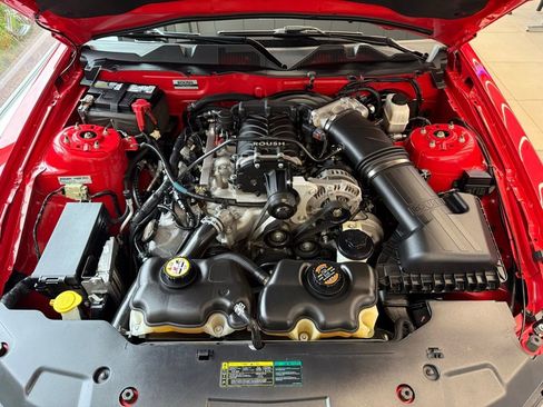 Used 2010 Ford Mustang GT Premium image 13