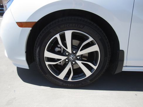 Used 2023 Honda Odyssey Touring image 4