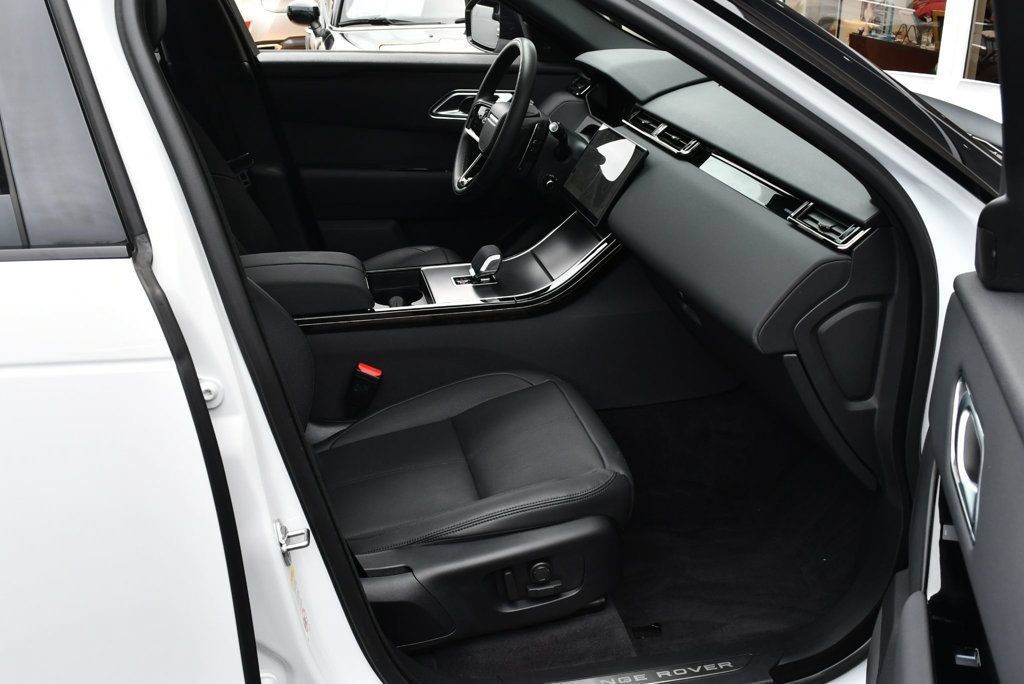 Used 2025 Land Rover Range Rover Velar Dynamic SE AWD/4WD image 54