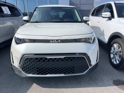 Used 2023 Kia Soul LX w/ Option Group 015 FWD image 6