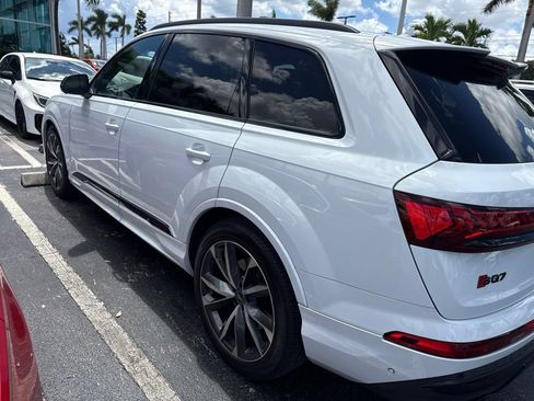 Used 2023 Audi SQ7 Prestige w/ Prestige Package AWD/4WD image 10