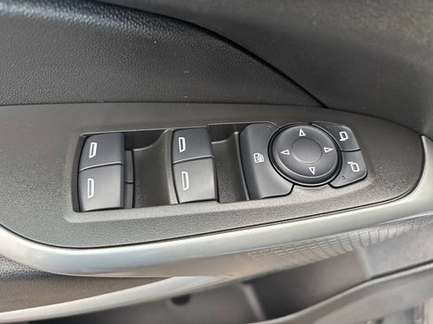 Used 2024 Chevrolet Trax LS w/ LS Convenience Package FWD image 18
