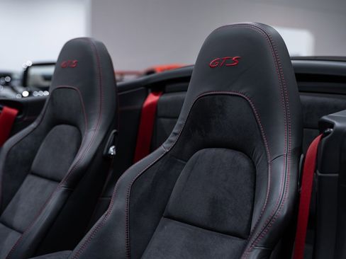 Used 2018 Porsche 911 Carrera GTS RWD image 23