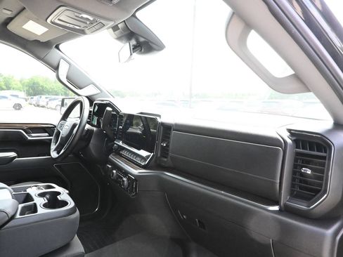 Used 2025 Chevrolet Silverado 1500 LT RWD image 29