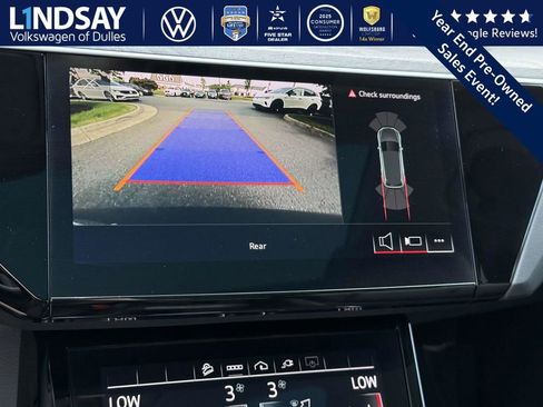 Used 2022 Audi e-tron Premium image 16