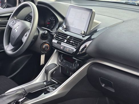 Used 2023 Mitsubishi Eclipse Cross LE image 9