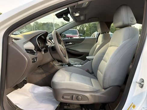Used 2024 Chevrolet Malibu LT FWD image 8