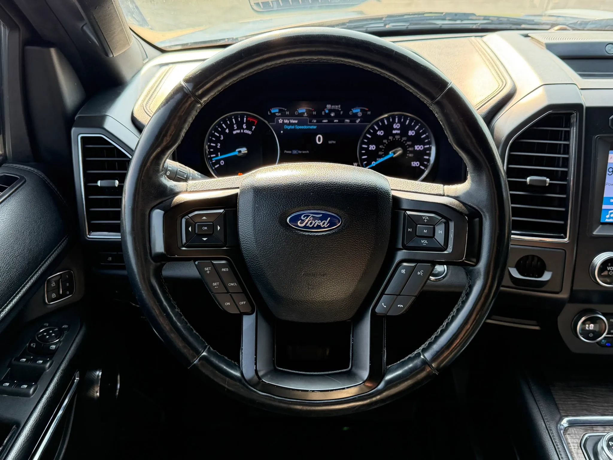 Used 2019 Ford Expedition Limited RWD image 35