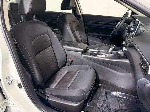 Certified 2025 Nissan Altima 2.5 S FWD image 14