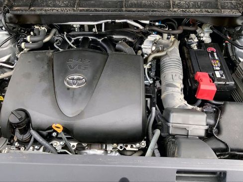 Used 2022 Toyota Highlander XSE FWD image 32