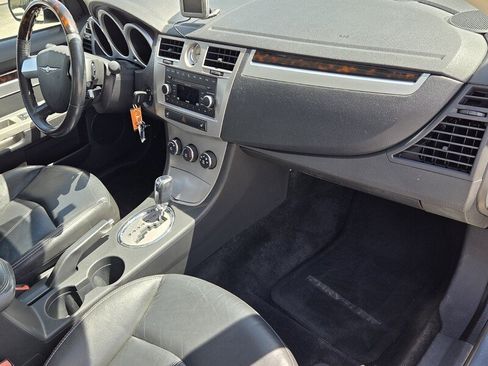 Used 2010 Chrysler Sebring Limited FWD image 18