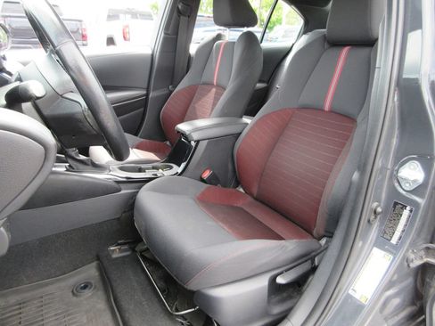 Used 2023 Toyota Corolla SE w/ Carpet Mat Package (TMS) FWD image 16