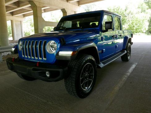 Used 2020 Jeep Gladiator Overland image 32