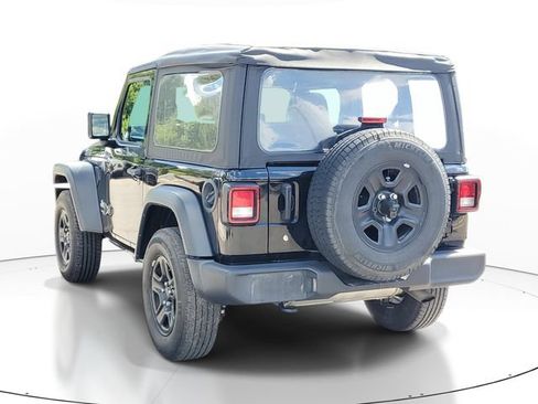 Used 2019 Jeep Wrangler Sport AWD/4WD image 3