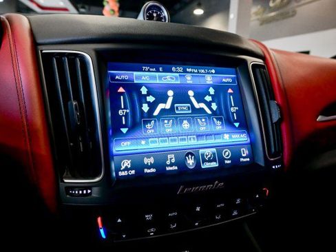 Used 2020 Maserati Levante image 37