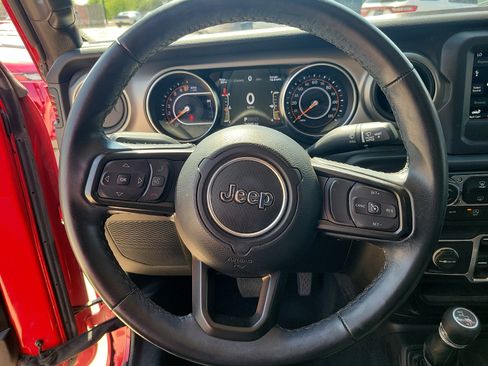 Used 2021 Jeep Gladiator Sport AWD/4WD image 18
