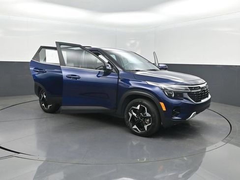 Used 2025 Kia Seltos EX AWD/4WD image 37