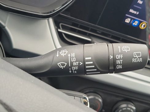 Used 2025 Chevrolet Trax RS image 13