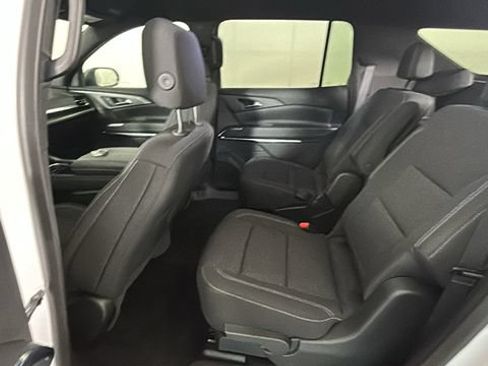Used 2025 Chevrolet Traverse LT AWD/4WD image 26