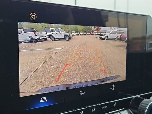 Certified 2024 Chevrolet Colorado LT w/ LT Convenience Package II image 14