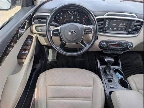 Used 2020 Kia Sorento EX FWD image 8