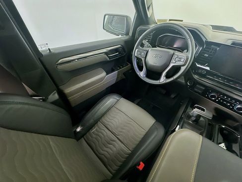 Used 2025 Chevrolet Silverado 1500 ZR2 w/ Technology Package AWD/4WD image 9