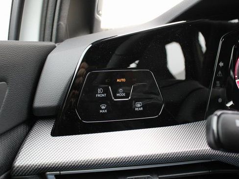 New 2026 Volkswagen GTI SE image 9