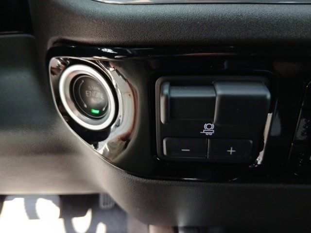 Used 2025 Chevrolet Silverado 3500 High Country w/ Technology Package AWD/4WD image 63