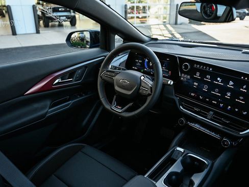 New 2025 Chevrolet Equinox EV RS w/ LPO, Trailering Package image 13