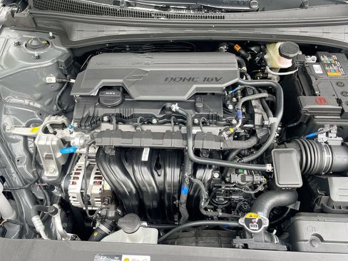 Certified 2025 Hyundai Elantra SE FWD image 51