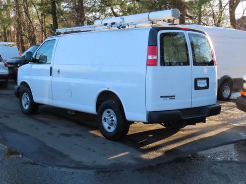 Used 2013 Chevrolet Express 2500 image 2