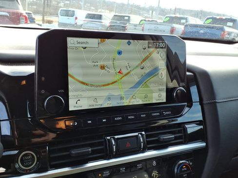 Used 2022 Nissan Pathfinder SL w/ SL Black Package image 17