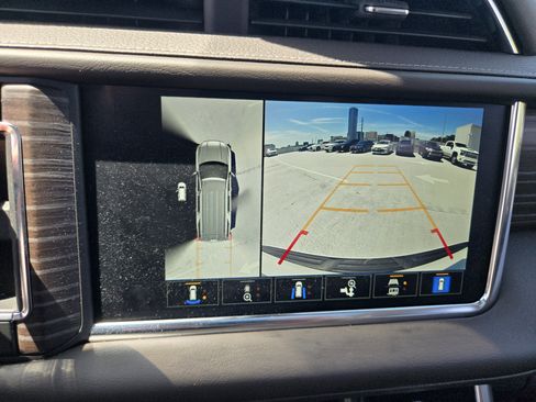 Used 2024 GMC Yukon Denali RWD image 20