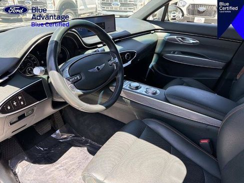 Used 2023 Genesis GV70 2.5T w/ Advanced Package AWD/4WD image 16