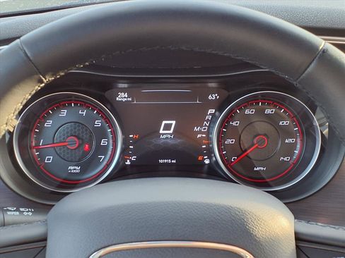 Used 2017 Dodge Charger SE image 19