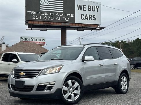 Used 2017 Chevrolet Traverse LT w/ Style and Technology Package image 1