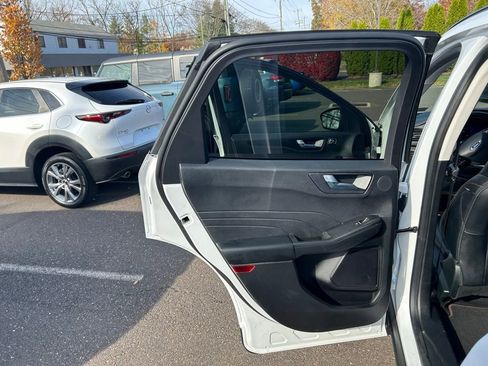 Certified 2022 Ford Escape SEL w/ SEL Stealth AWD Package image 18