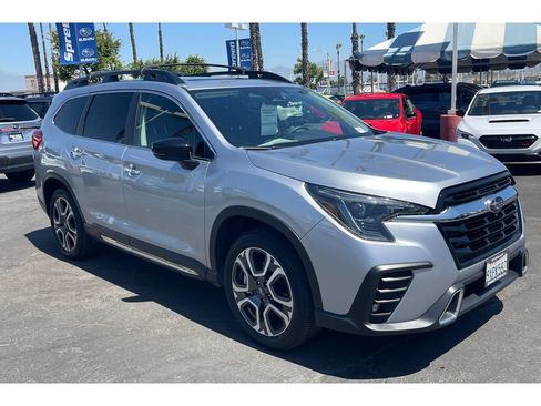 Certified 2025 Subaru Ascent Touring w/ Popular Package #2 AWD/4WD image 8
