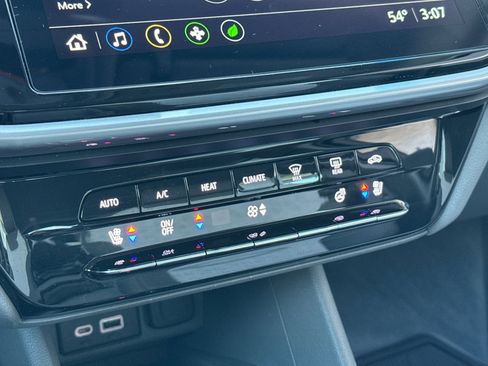 Used 2023 Chevrolet Bolt EUV Premier image 30