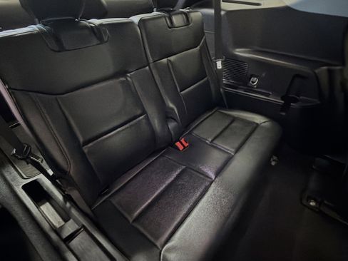 Used 2022 Ford Explorer Limited w/ Equipment Group 301A RWD image 12