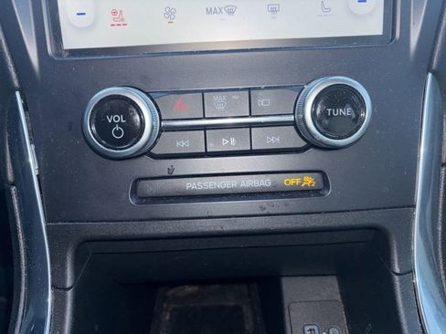 Used 2023 Ford Edge Titanium image 22