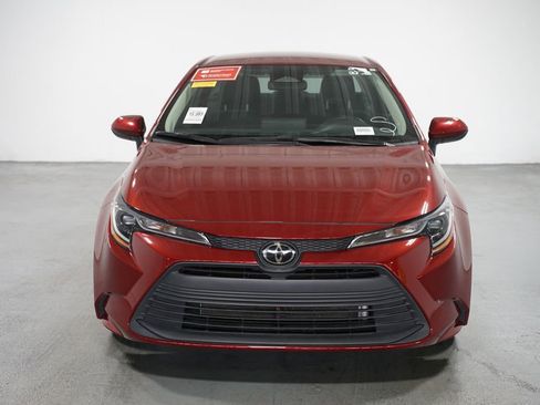 Used 2024 Toyota Corolla LE image 2