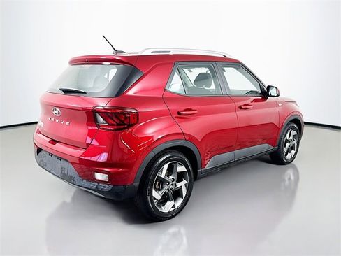 Used 2024 Hyundai Venue SEL image 6
